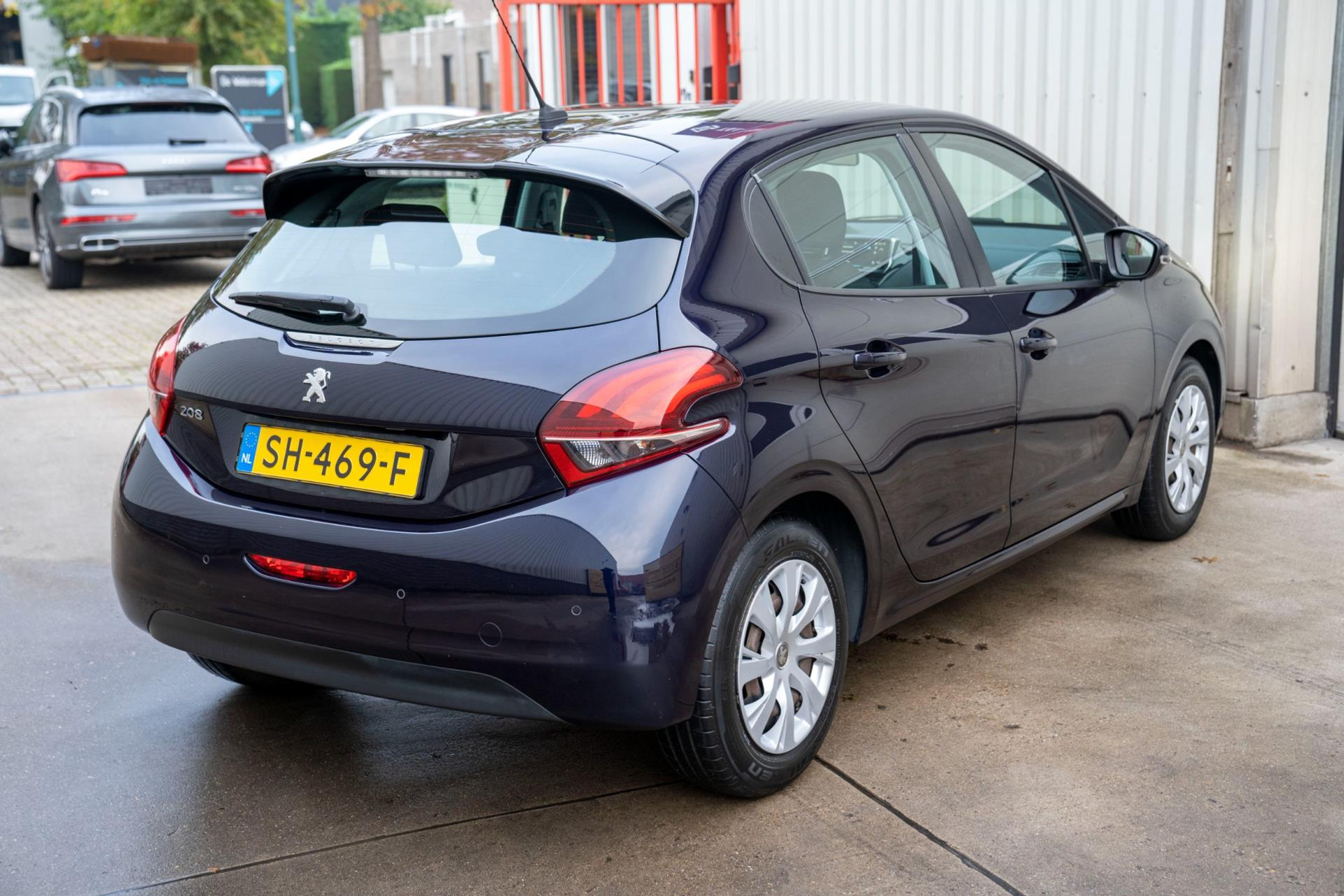Peugeot 208 1.2 PureTech Blue Lion 48296149-1.jpg | T & L Auto's