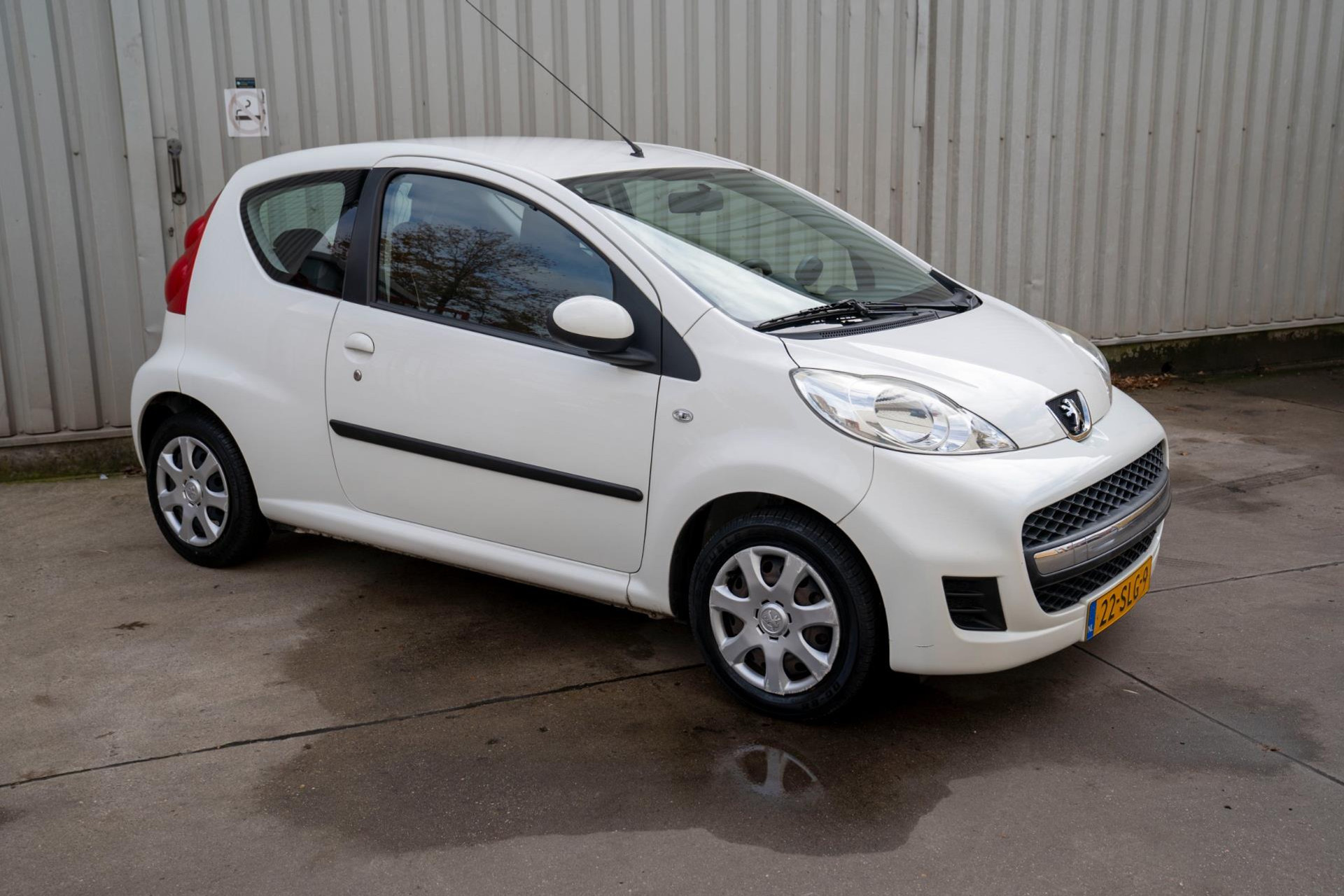 Peugeot 107 1.0-12V XS 48611240-0.jpg | T & L Auto's