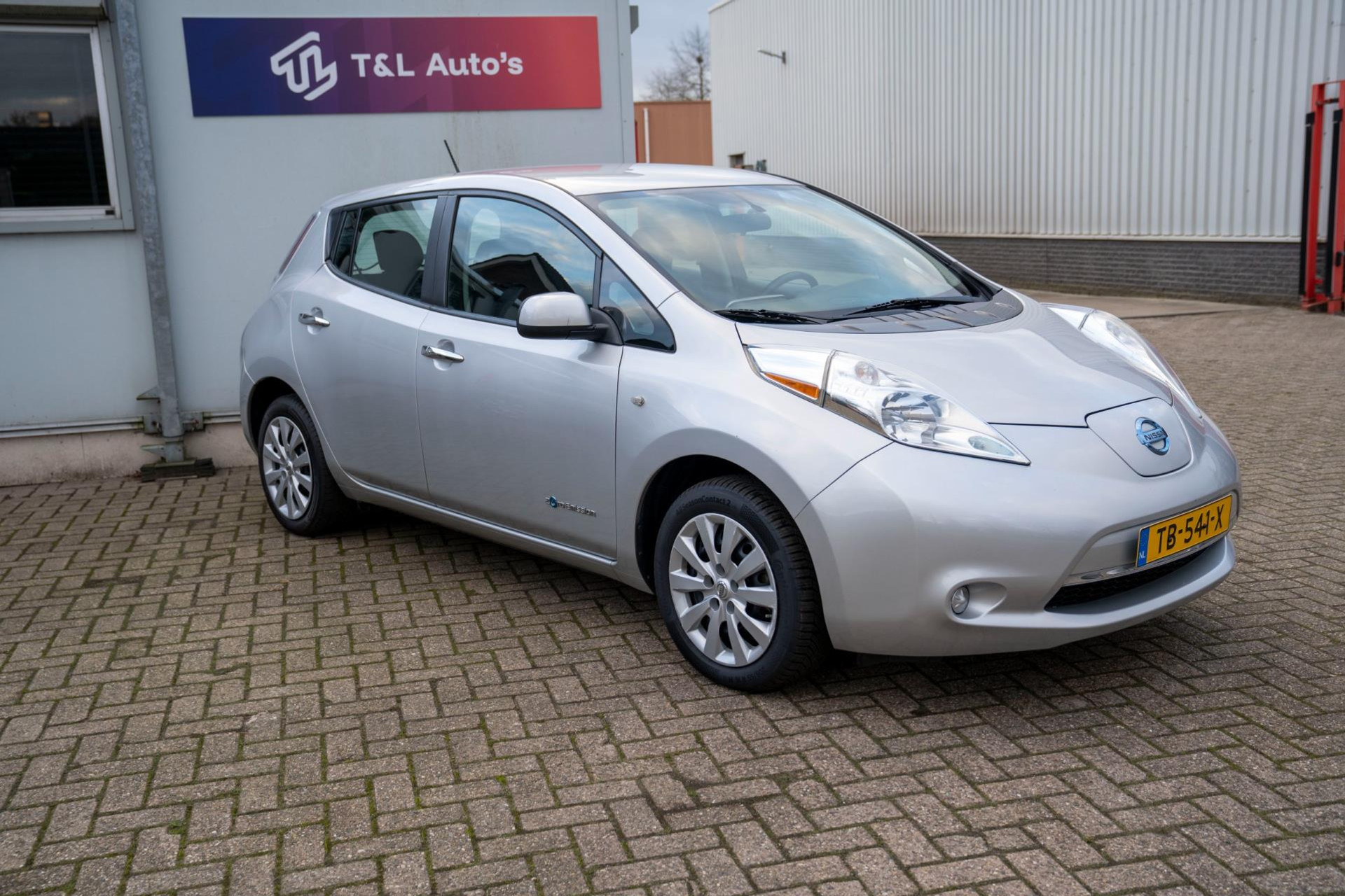 Nissan Leaf Visia 24 kWh 49725791-0.jpg | T & L Auto's