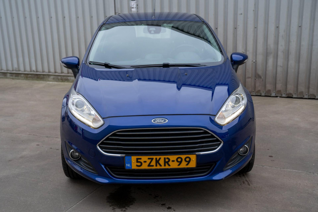 Ford Fiesta 1.0 EcoBoost Titanium | incl. navigatie, camera, afneembare trekhaak en set winterbanden 49972829-1.jpg | T & L Auto's