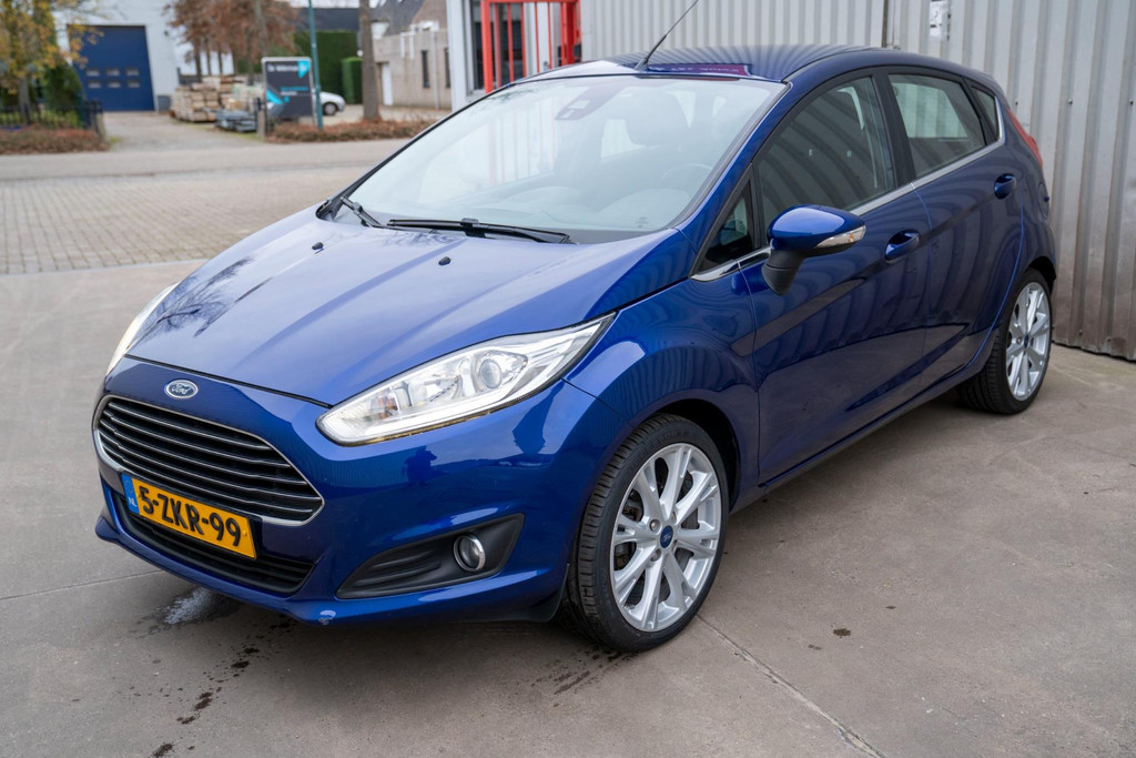 Ford Fiesta 1.0 EcoBoost Titanium | incl. navigatie, camera, afneembare trekhaak en set winterbanden 49972829-2.jpg | T & L Auto's