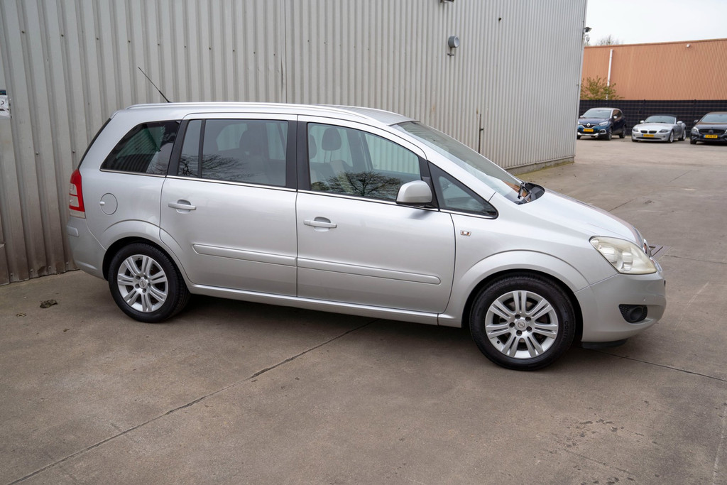 Opel Zafira 1.8 Cosmo 52768400-2.jpg | T & L Auto's