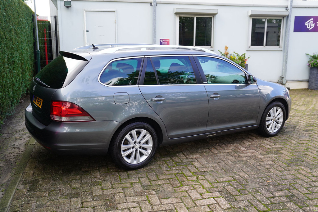 Volkswagen Golf Variant 1.2 TSI Highline BlueMotion 56781170-2.jpg | T & L Auto's